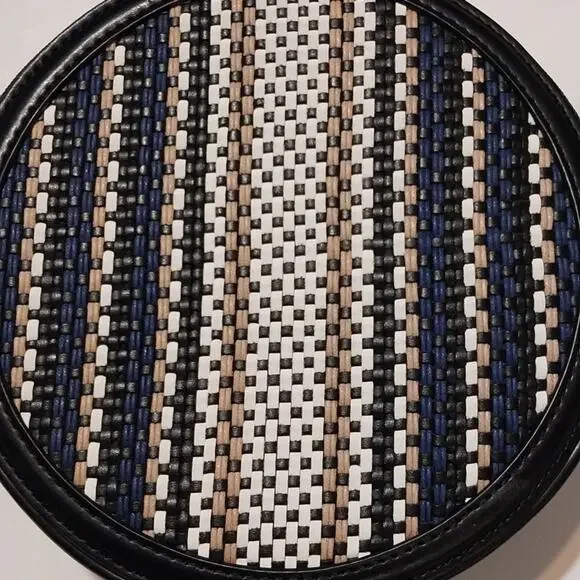 Ted Baker Armara Woven Circle Crossbody - Picture 4 of 10